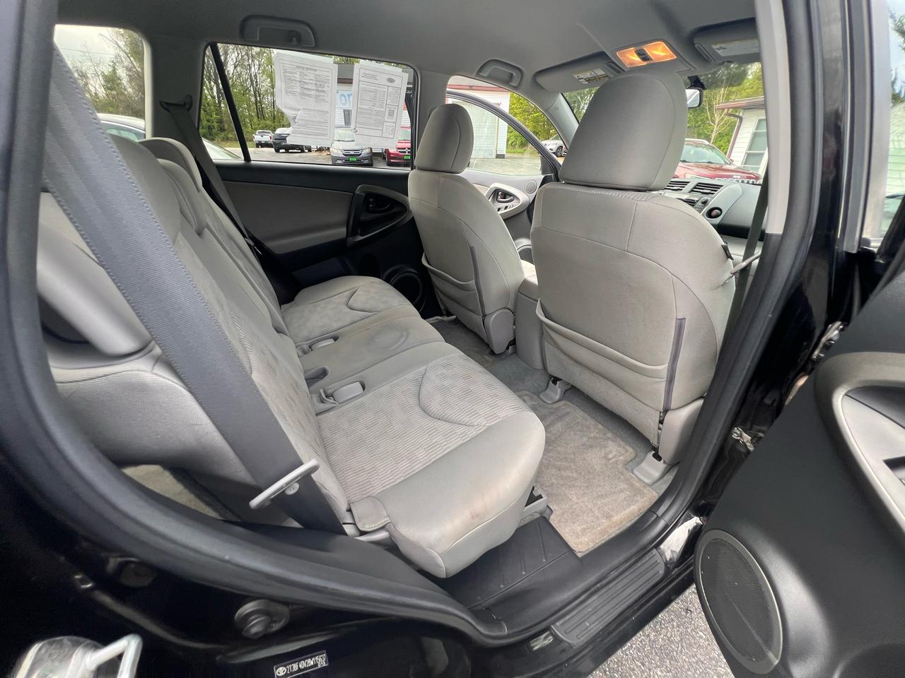 Toyota RAV4 4WD 4dr 4-cyl 4-Spd AT (Natl) 2011
