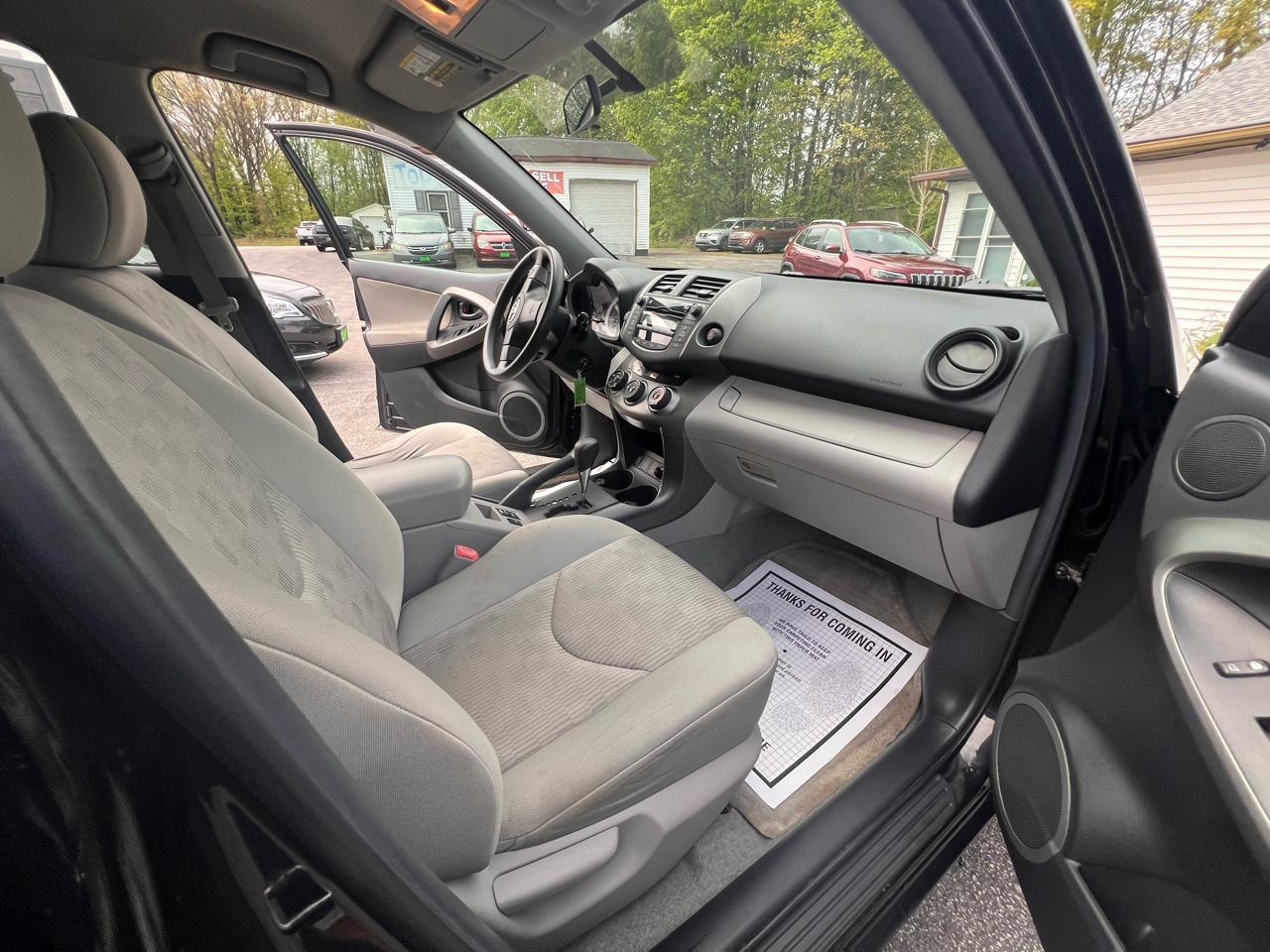 Toyota RAV4 4WD 4dr 4-cyl 4-Spd AT (Natl) 2011