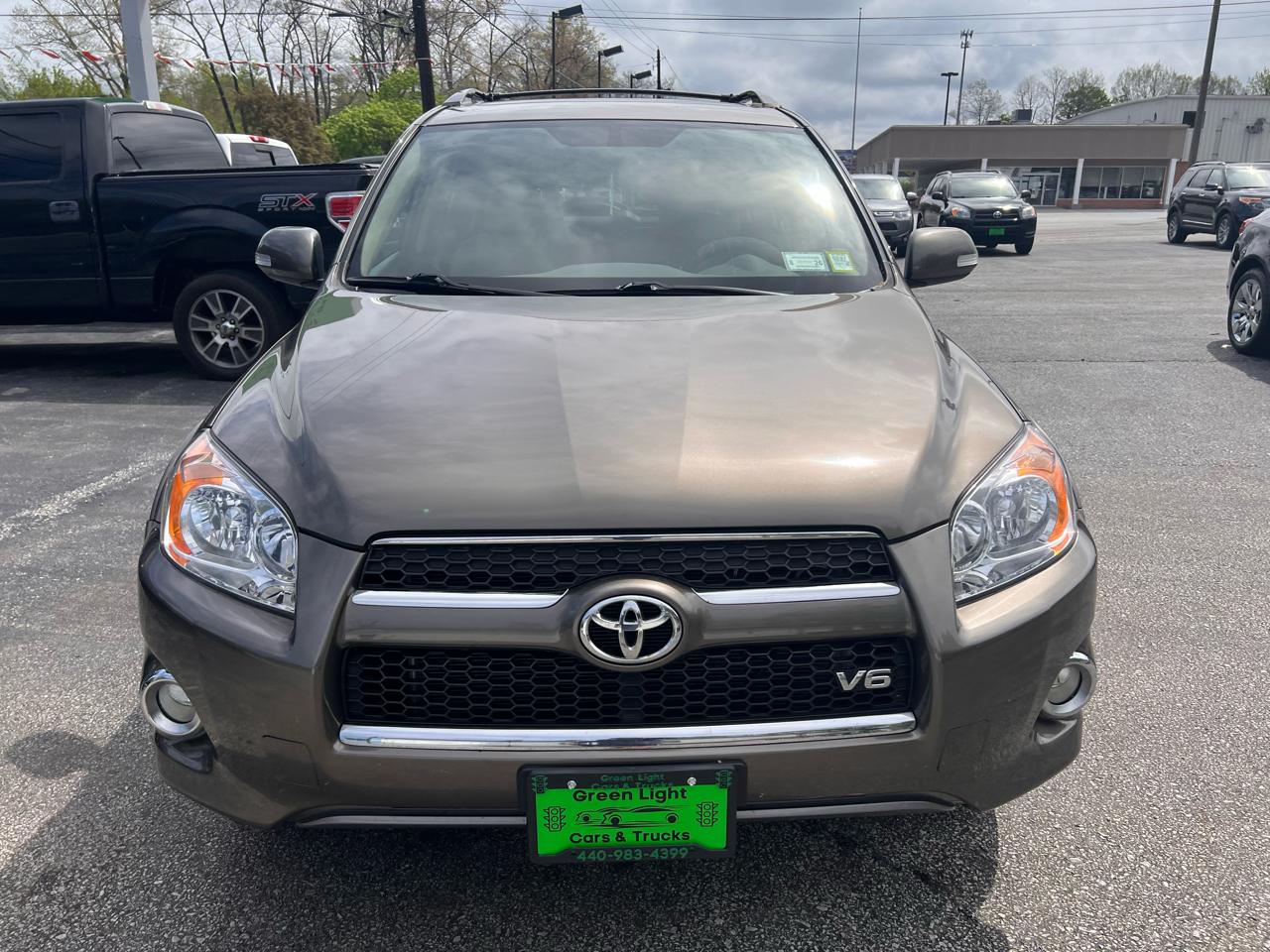 Toyota RAV4 4WD 4dr V6 5-Spd AT Ltd (Natl) 2011