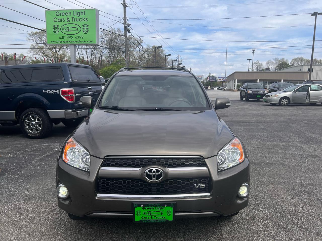 Toyota RAV4 4WD 4dr V6 5-Spd AT Ltd (Natl) 2011