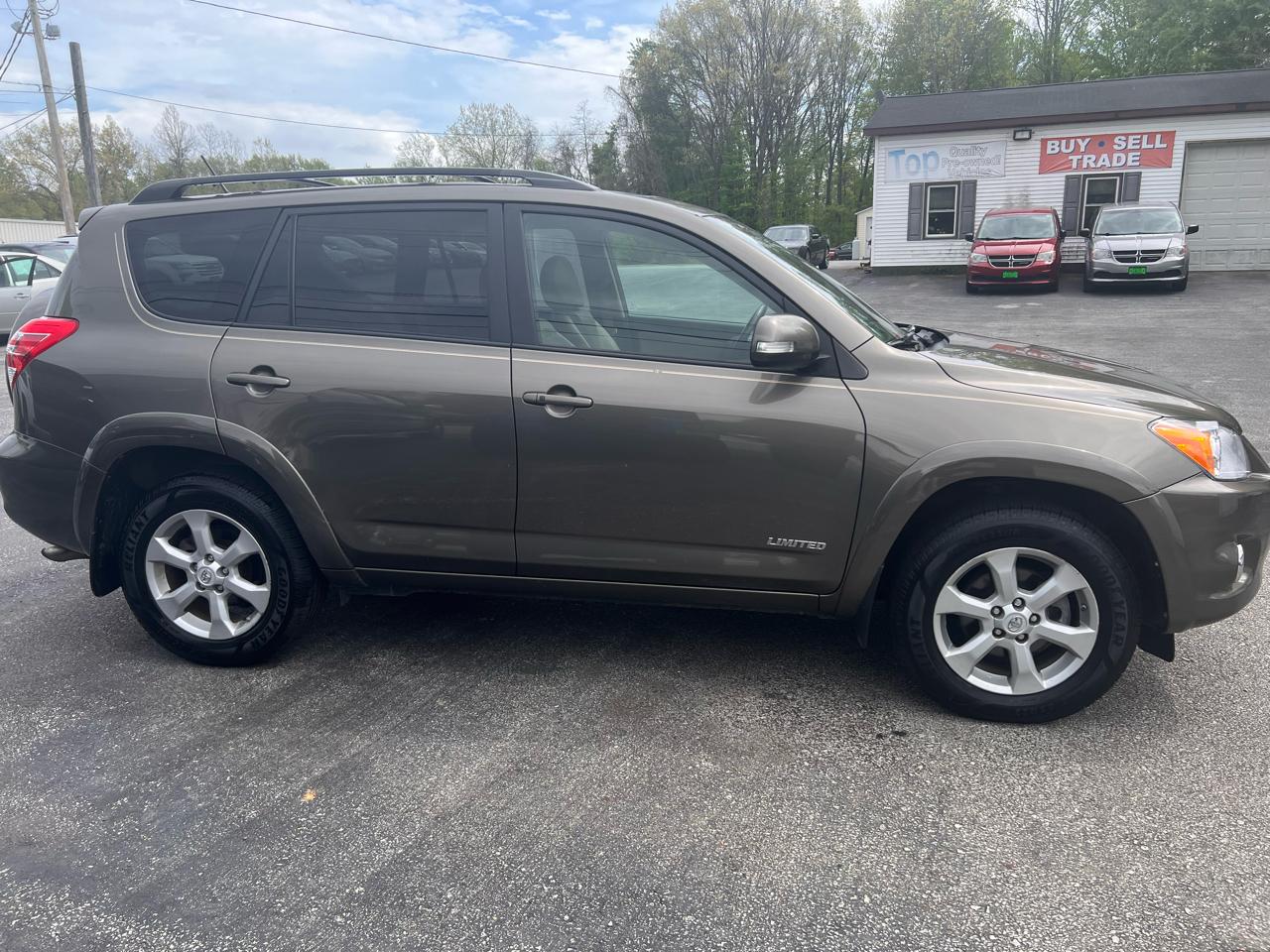 Toyota RAV4 4WD 4dr V6 5-Spd AT Ltd (Natl) 2011