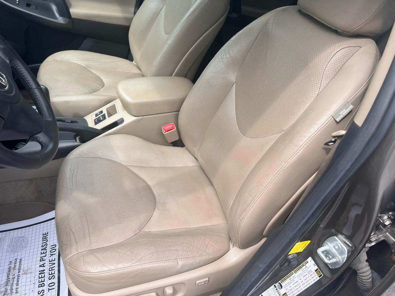 Toyota RAV4 4WD 4dr V6 5-Spd AT Ltd (Natl) 2011