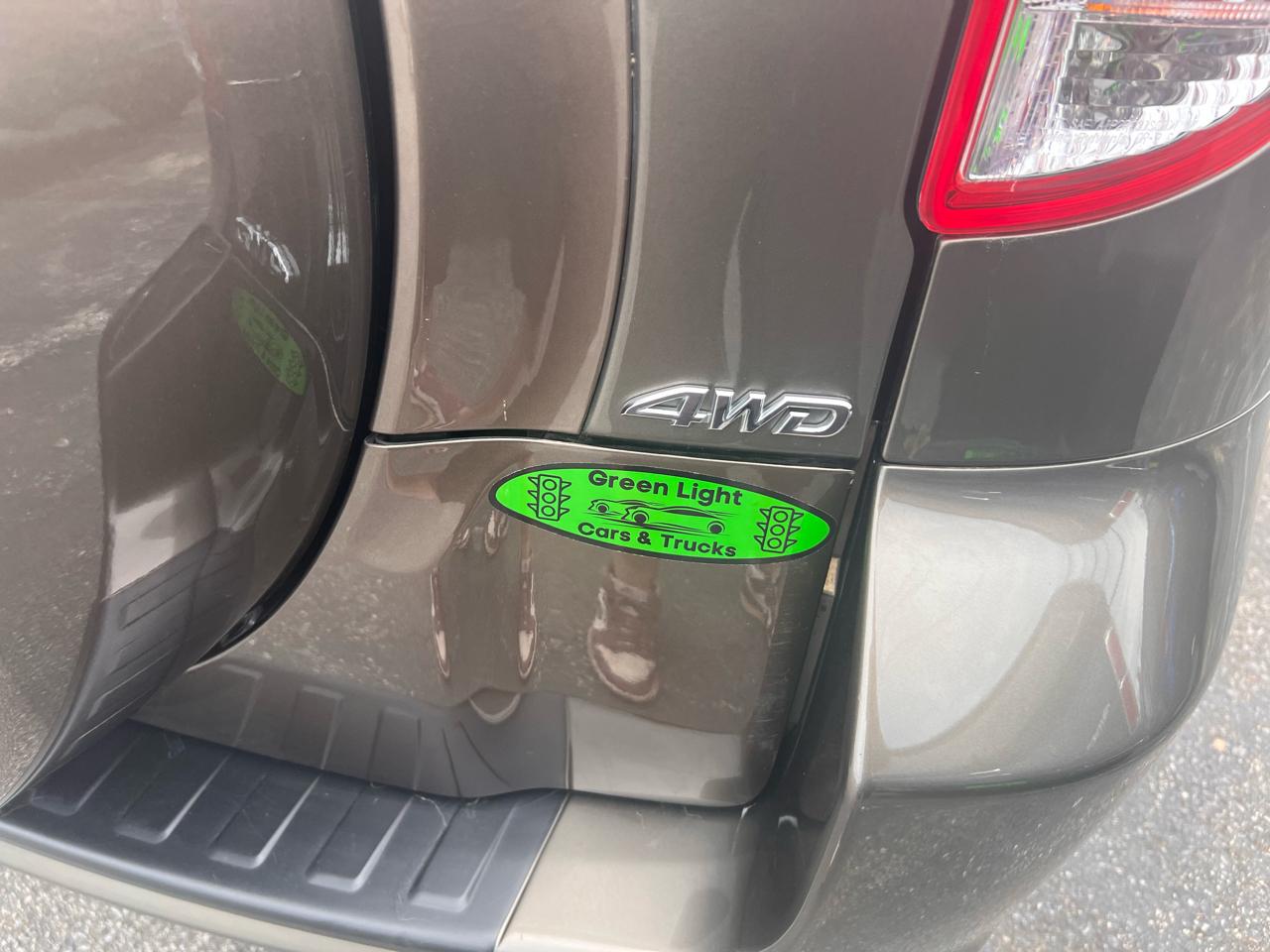 Toyota RAV4 4WD 4dr V6 5-Spd AT Ltd (Natl) 2011