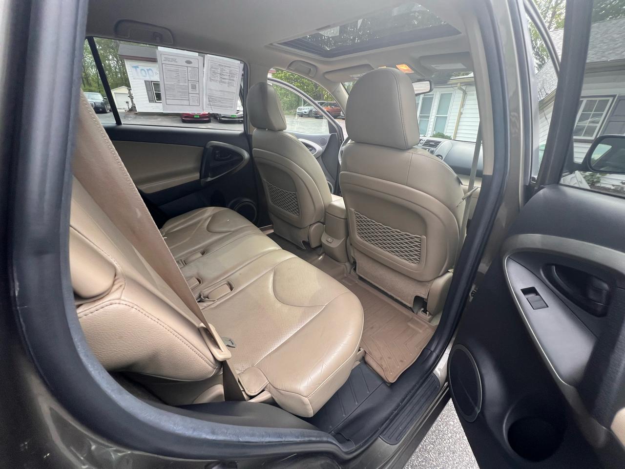 Toyota RAV4 4WD 4dr V6 5-Spd AT Ltd (Natl) 2011