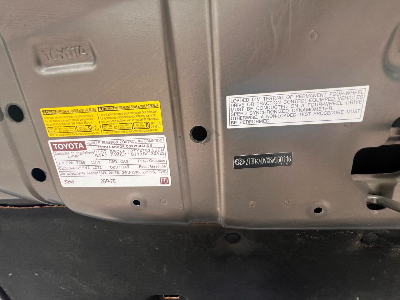 Toyota RAV4 4WD 4dr V6 5-Spd AT Ltd (Natl) 2011