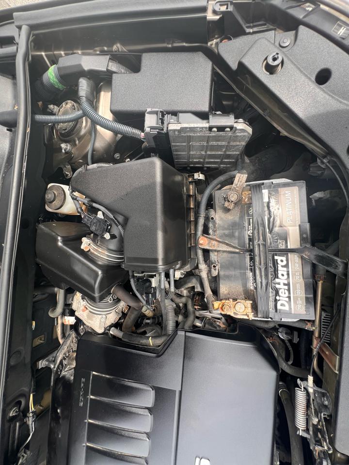 Toyota RAV4 4WD 4dr V6 5-Spd AT Ltd (Natl) 2011