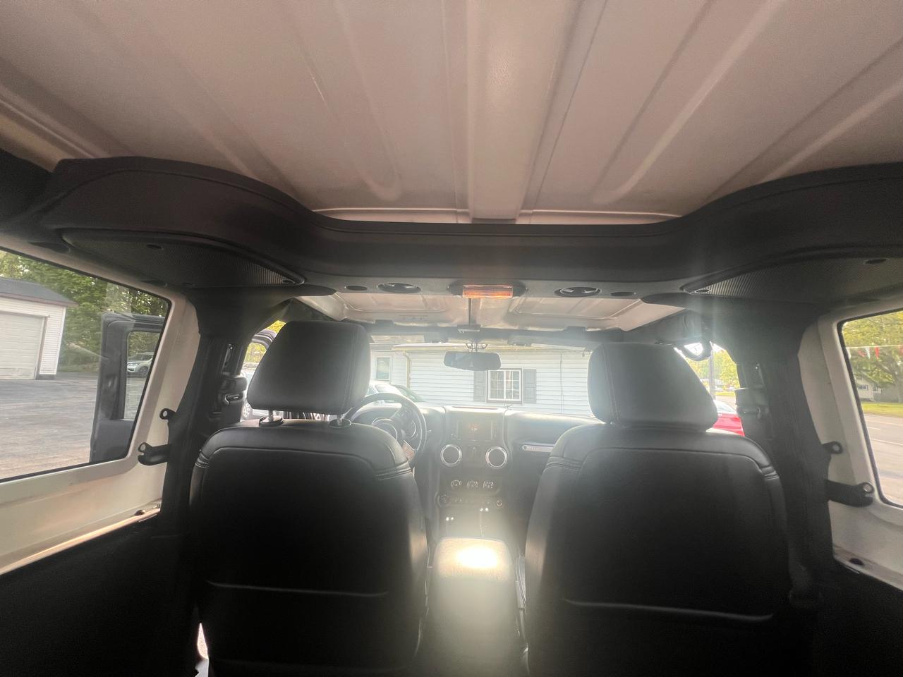 Jeep Wrangler 4WD 2dr Sahara 2015