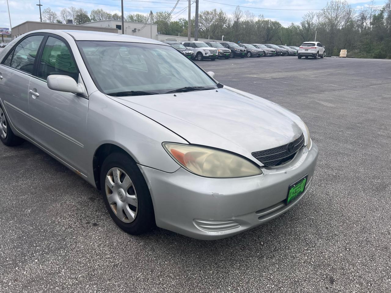 Toyota Camry 4dr Sdn XLE Auto (Natl) 2004