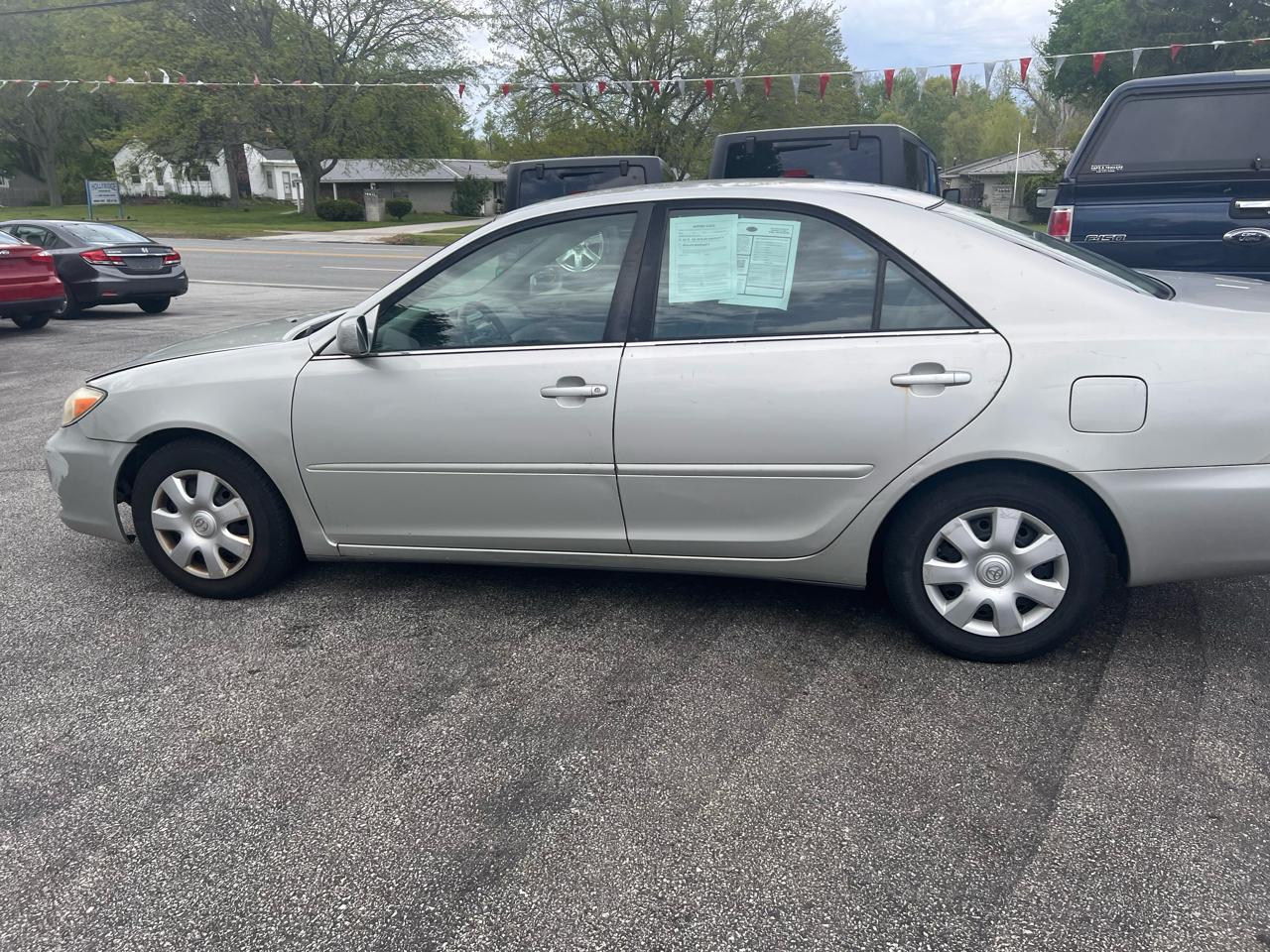 Toyota Camry 4dr Sdn XLE Auto (Natl) 2004