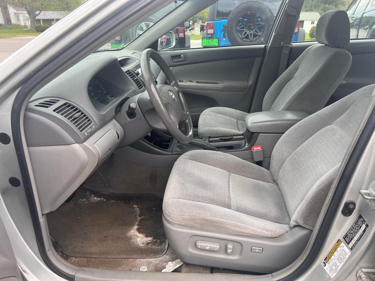 Toyota Camry 4dr Sdn XLE Auto (Natl) 2004