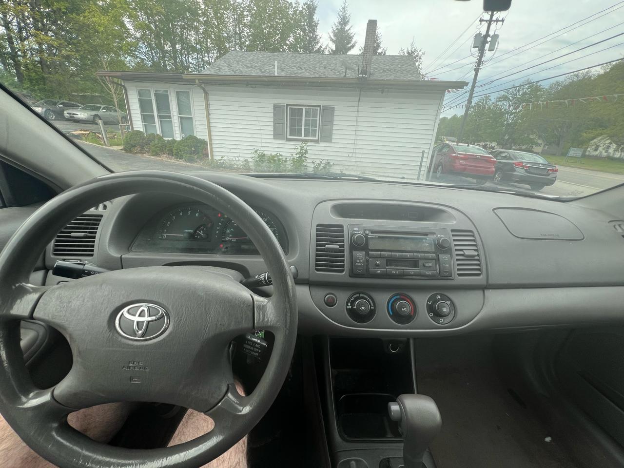 Toyota Camry 4dr Sdn XLE Auto (Natl) 2004