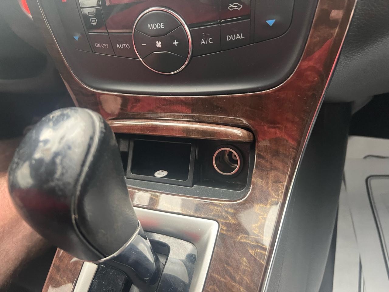 Nissan Sentra SL 4D Sedan 2015