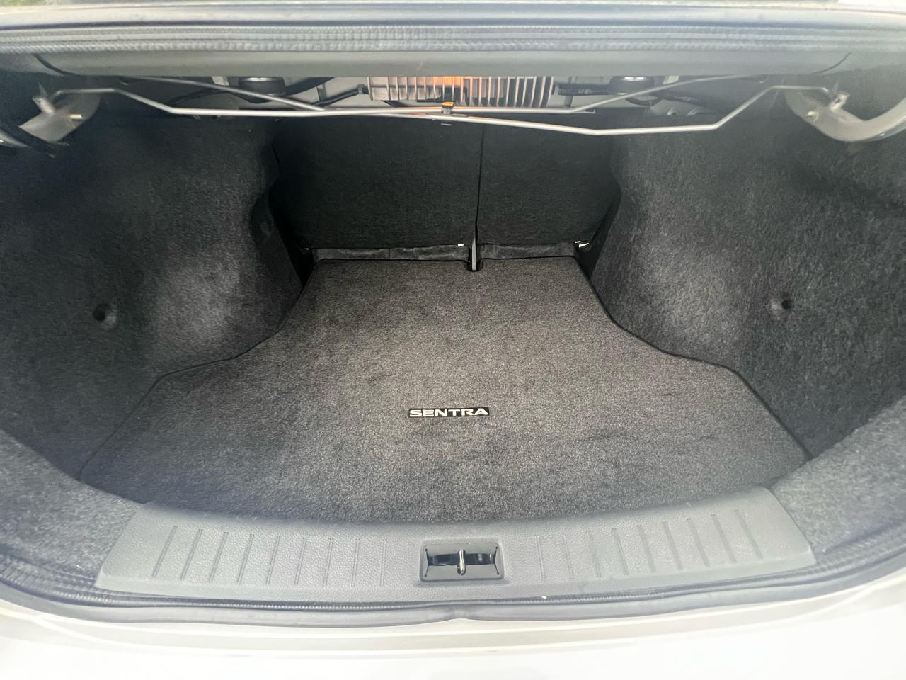 Nissan Sentra SL 4D Sedan 2015