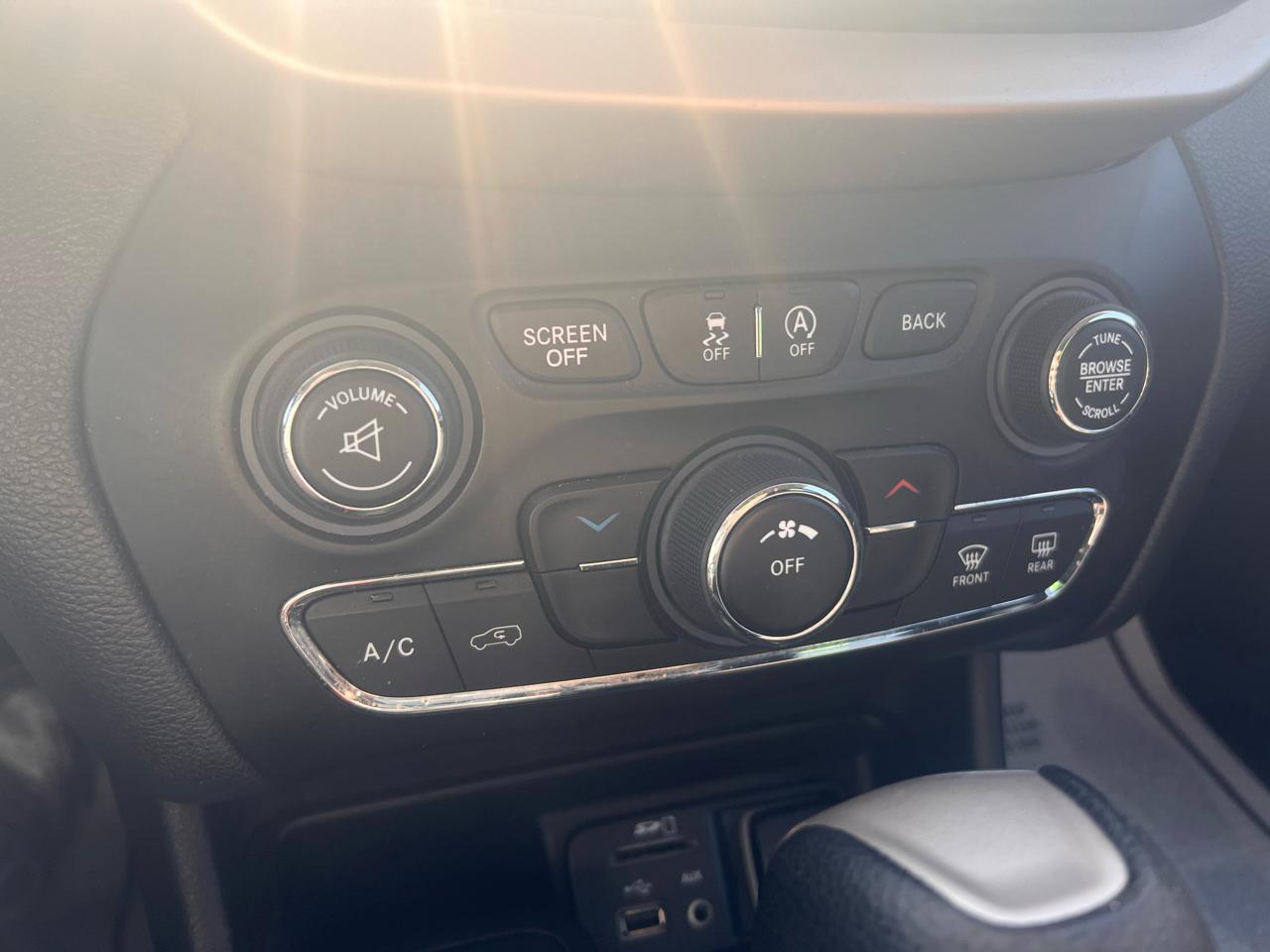 Jeep Cherokee 4WD 4dr Latitude 2015