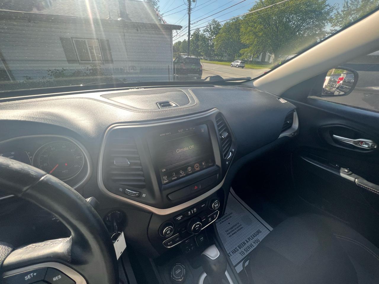 Jeep Cherokee 4WD 4dr Latitude 2015