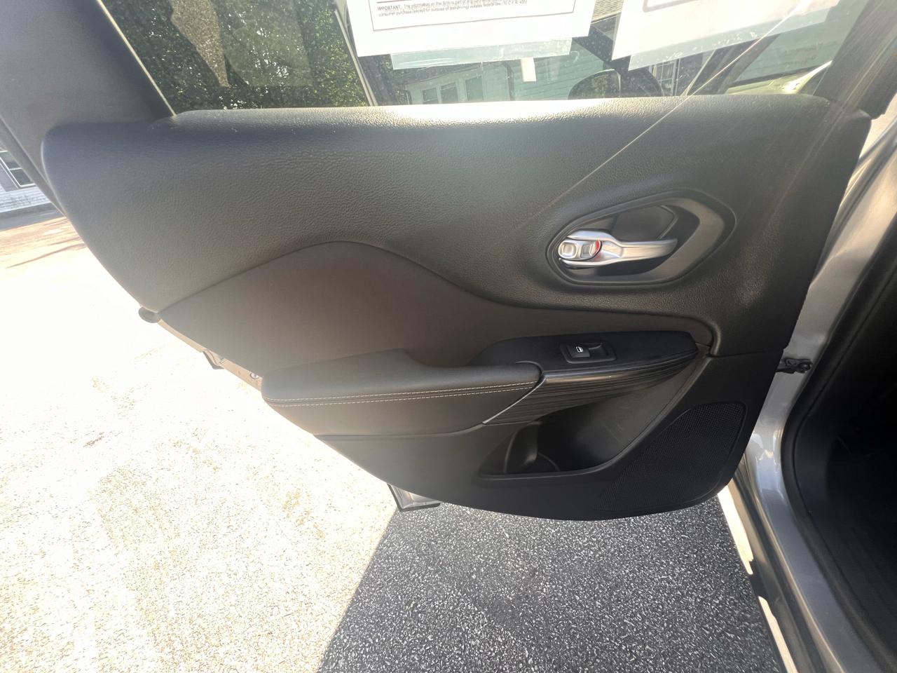Jeep Cherokee 4WD 4dr Latitude 2015