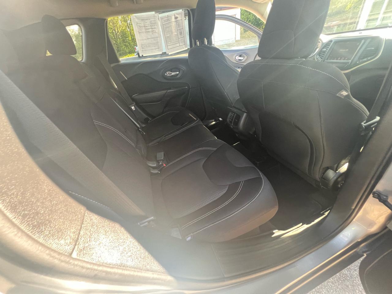Jeep Cherokee 4WD 4dr Latitude 2015