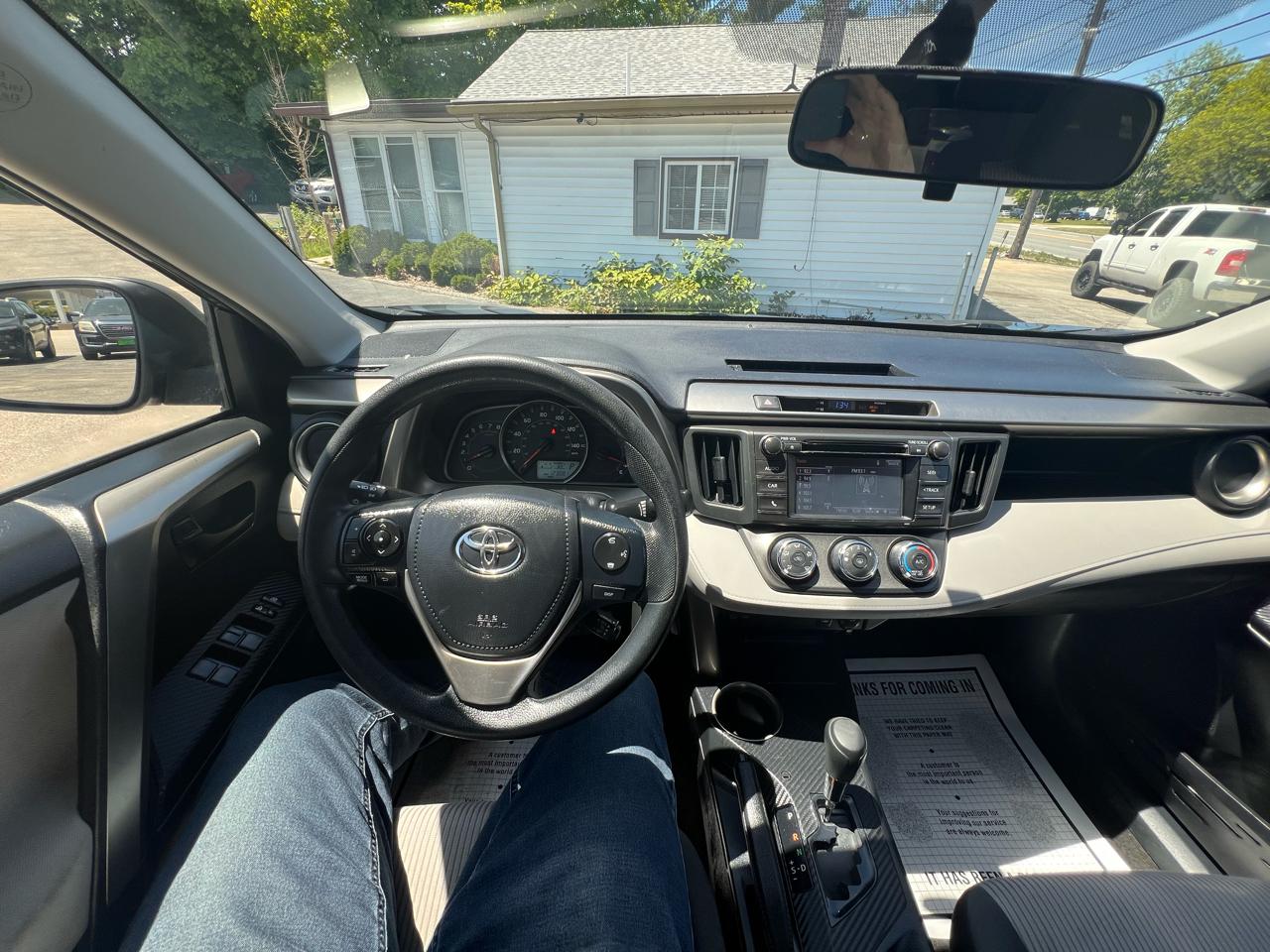Toyota RAV4 AWD 4dr LE (Natl) 2015