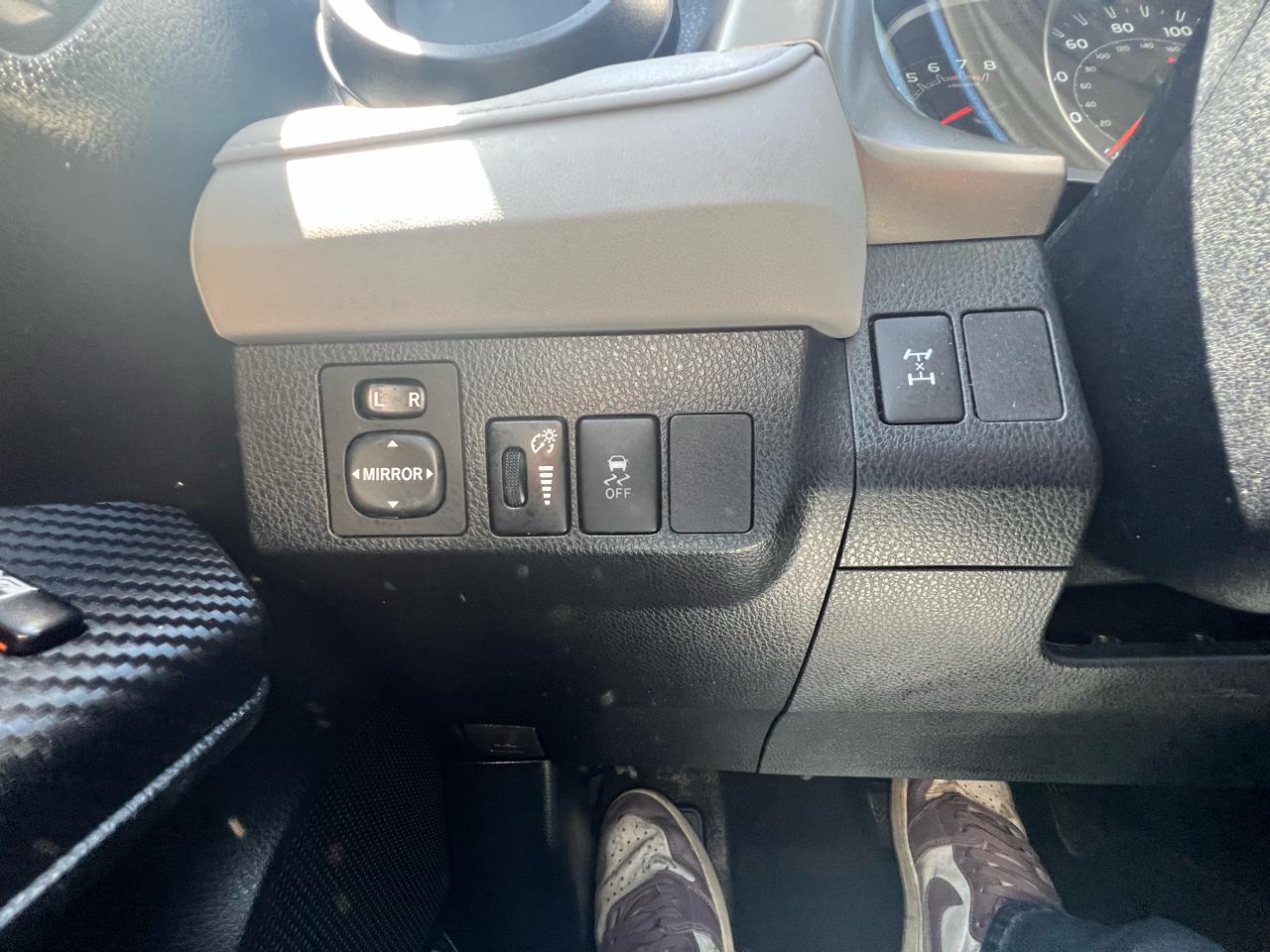 Toyota RAV4 AWD 4dr LE (Natl) 2015