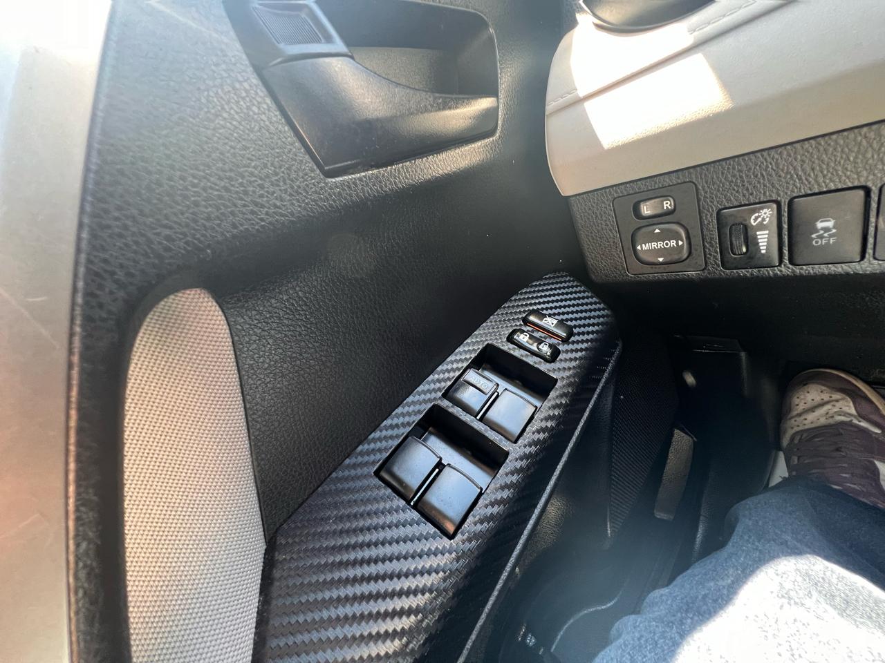 Toyota RAV4 AWD 4dr LE (Natl) 2015