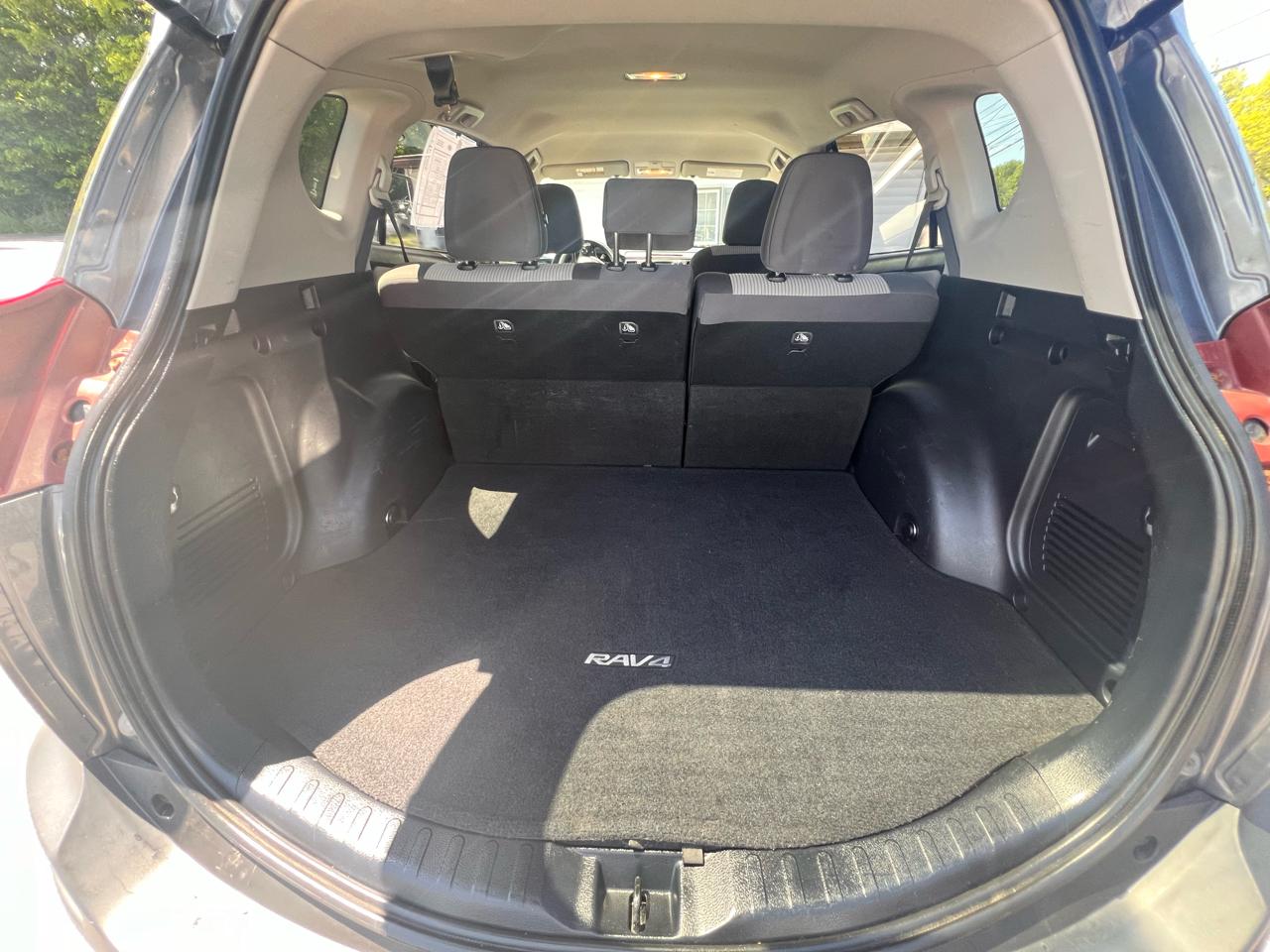 Toyota RAV4 AWD 4dr LE (Natl) 2015