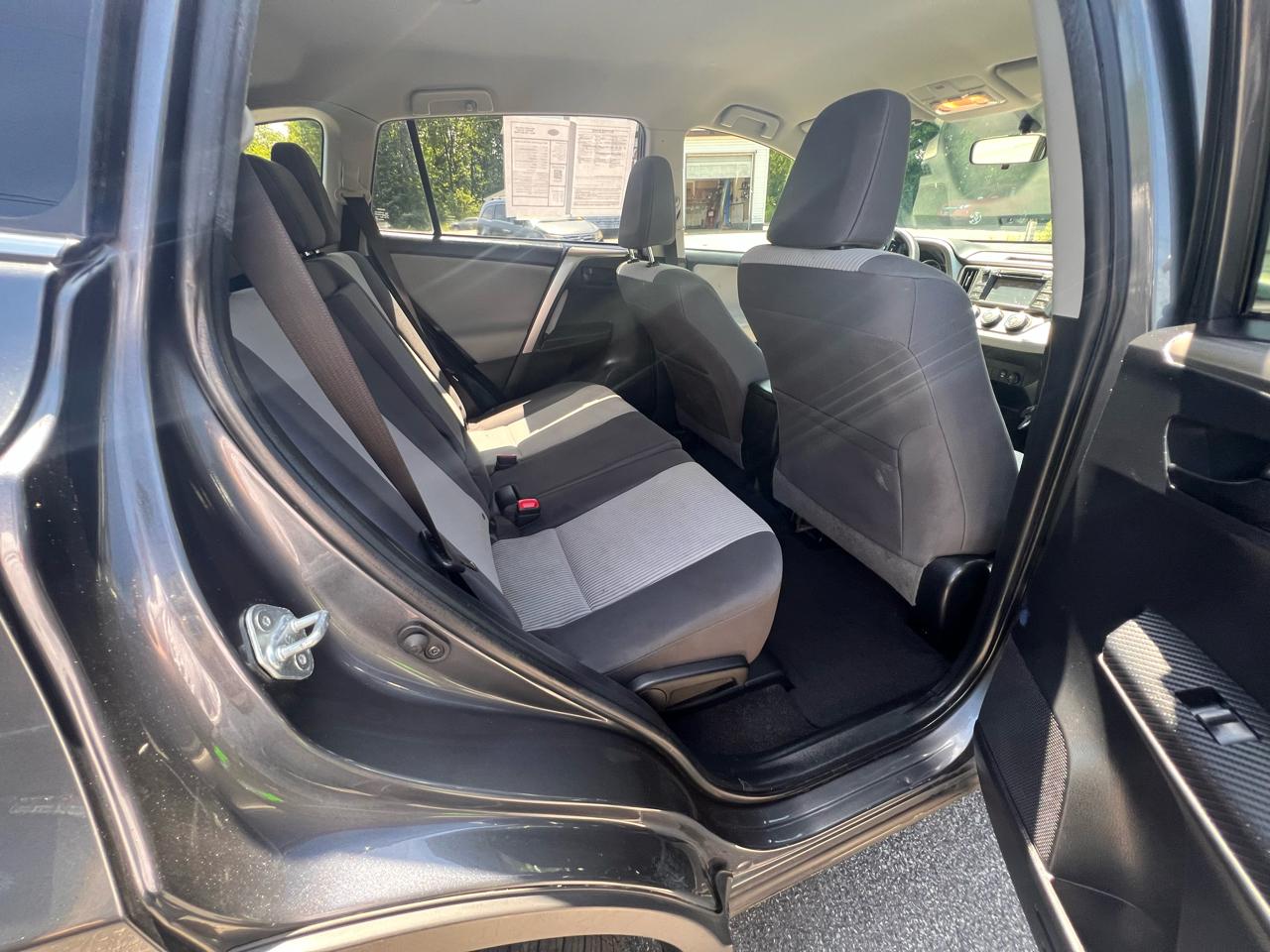 Toyota RAV4 AWD 4dr LE (Natl) 2015