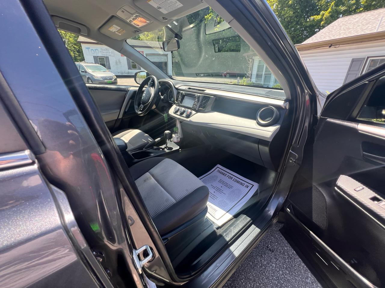 Toyota RAV4 AWD 4dr LE (Natl) 2015