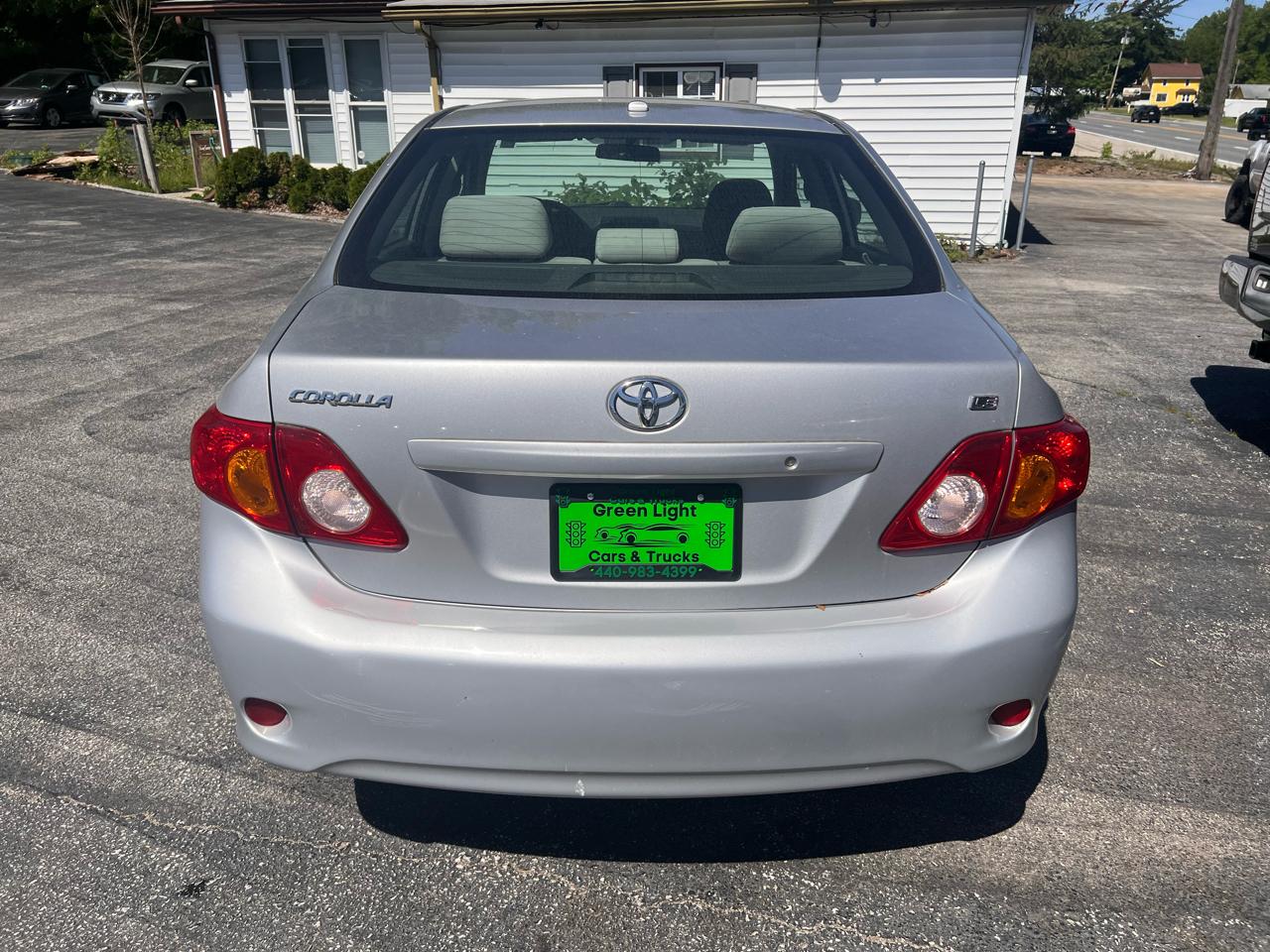 Toyota Corolla 4dr Sdn Man (Natl) 2009