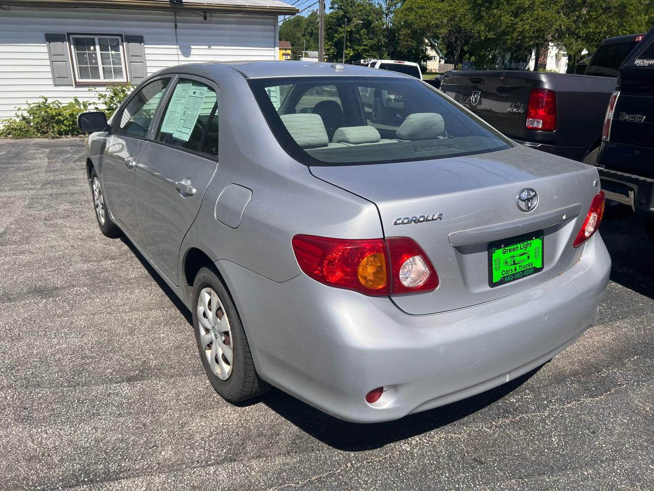 Toyota Corolla 4dr Sdn Man (Natl) 2009
