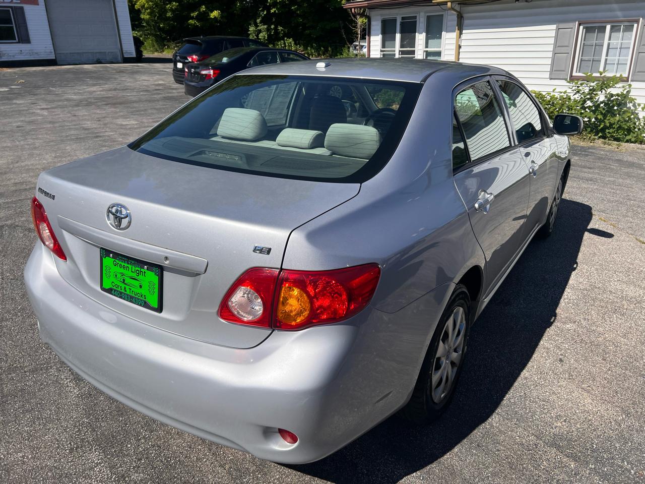 Toyota Corolla 4dr Sdn Man (Natl) 2009