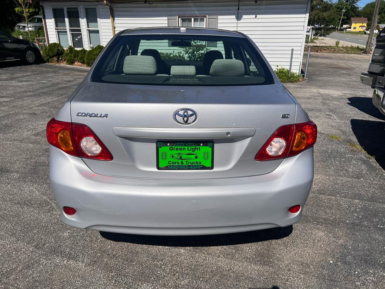 Toyota Corolla 4dr Sdn Man (Natl) 2009