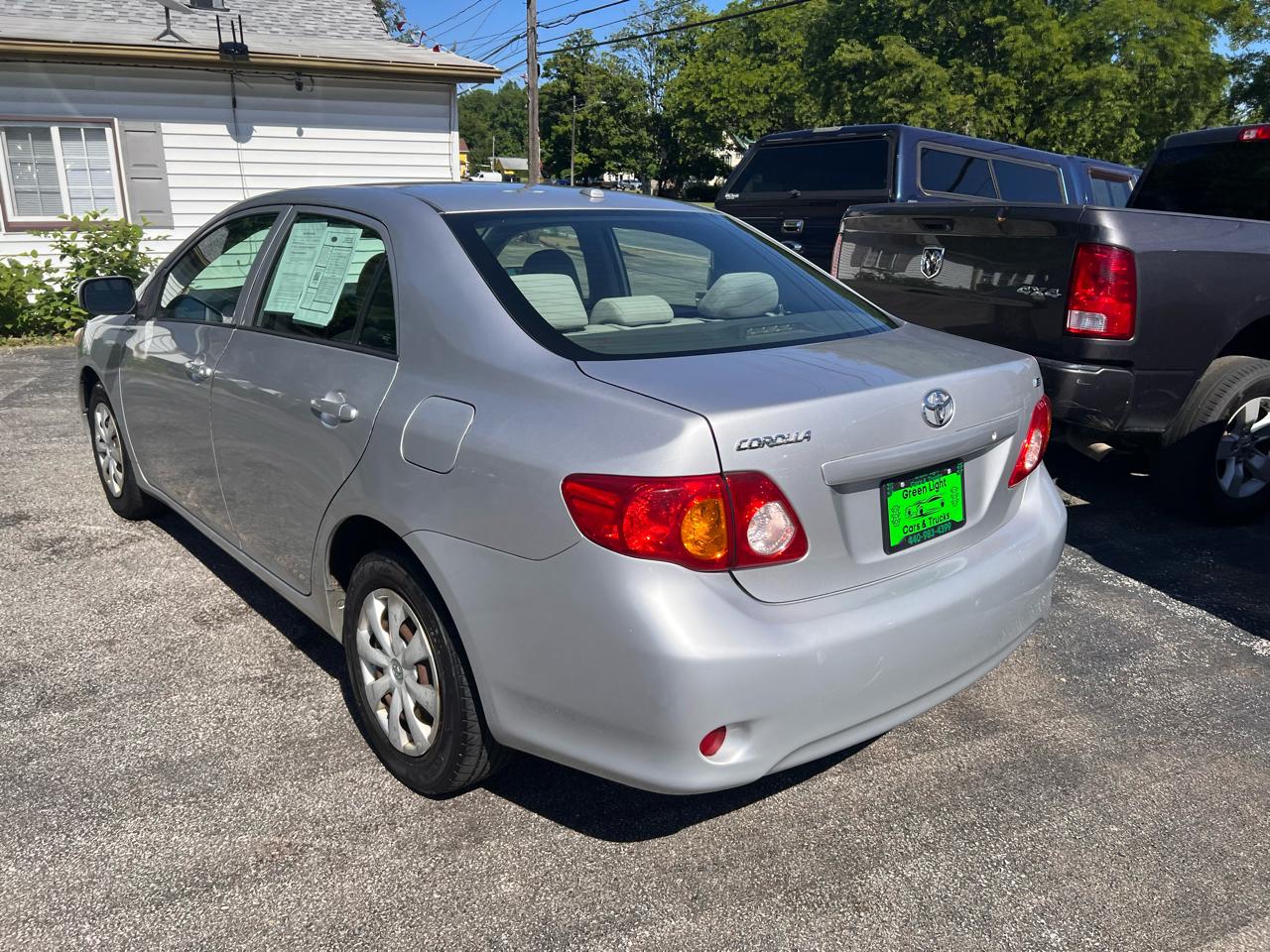 Toyota Corolla 4dr Sdn Man (Natl) 2009