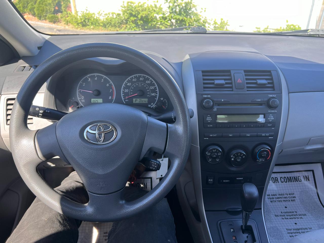 Toyota Corolla 4dr Sdn Man (Natl) 2009