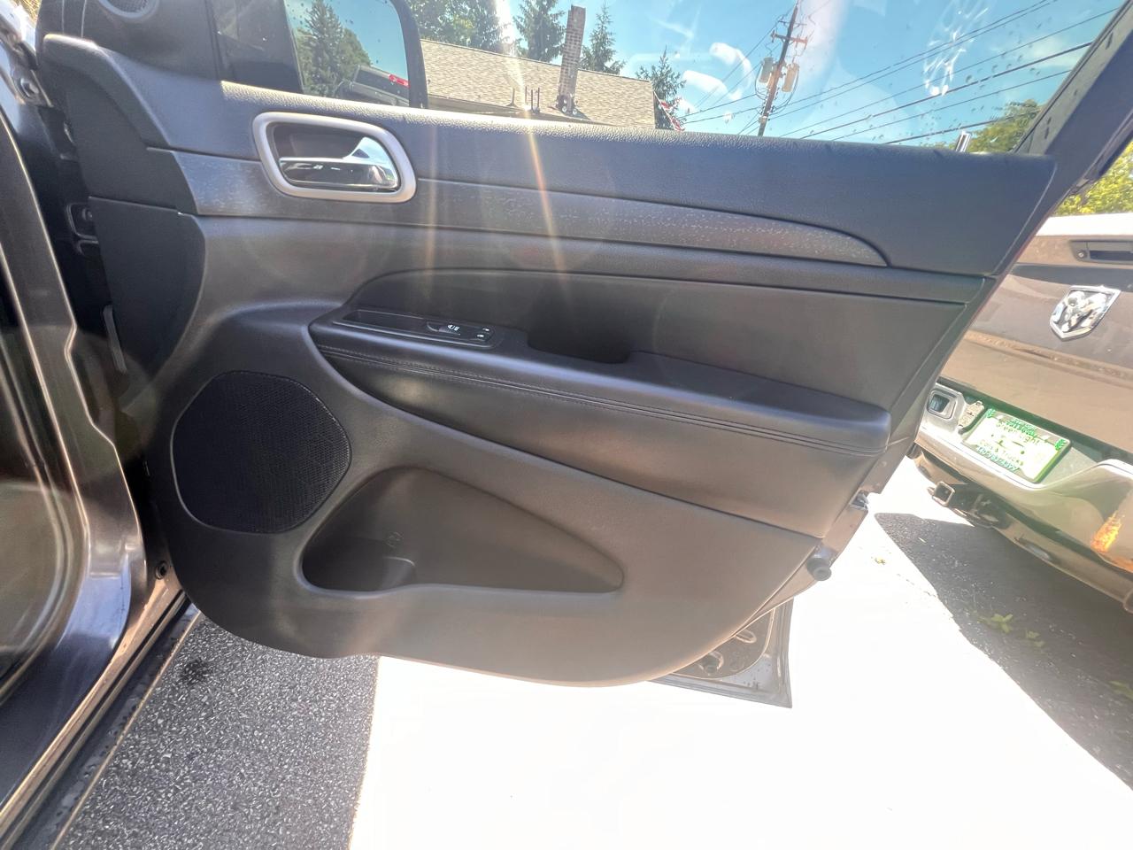 Jeep Grand Cherokee 4WD 4dr Laredo 2016