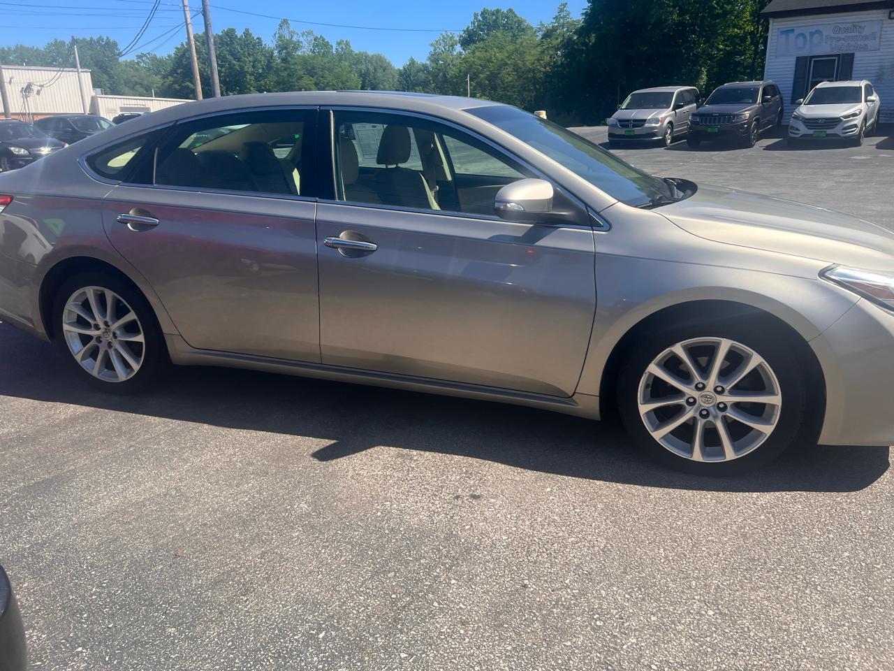 Toyota Avalon 4dr Sdn XLE Touring (Natl) 2013
