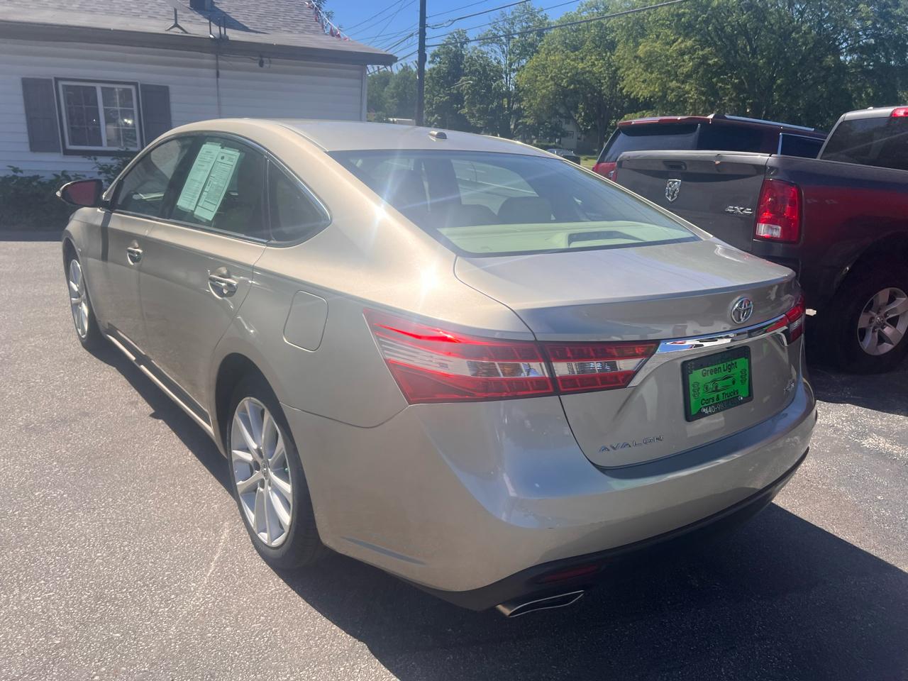 Toyota Avalon 4dr Sdn XLE Touring (Natl) 2013