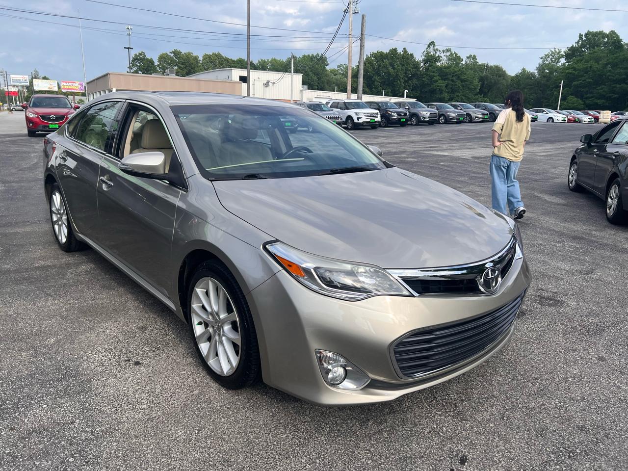 Toyota Avalon 4dr Sdn XLE Touring (Natl) 2013