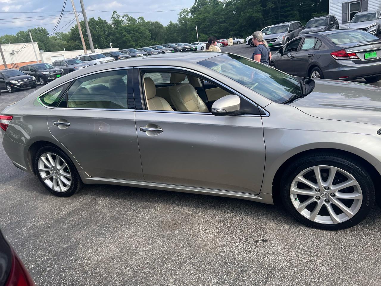 Toyota Avalon 4dr Sdn XLE Touring (Natl) 2013