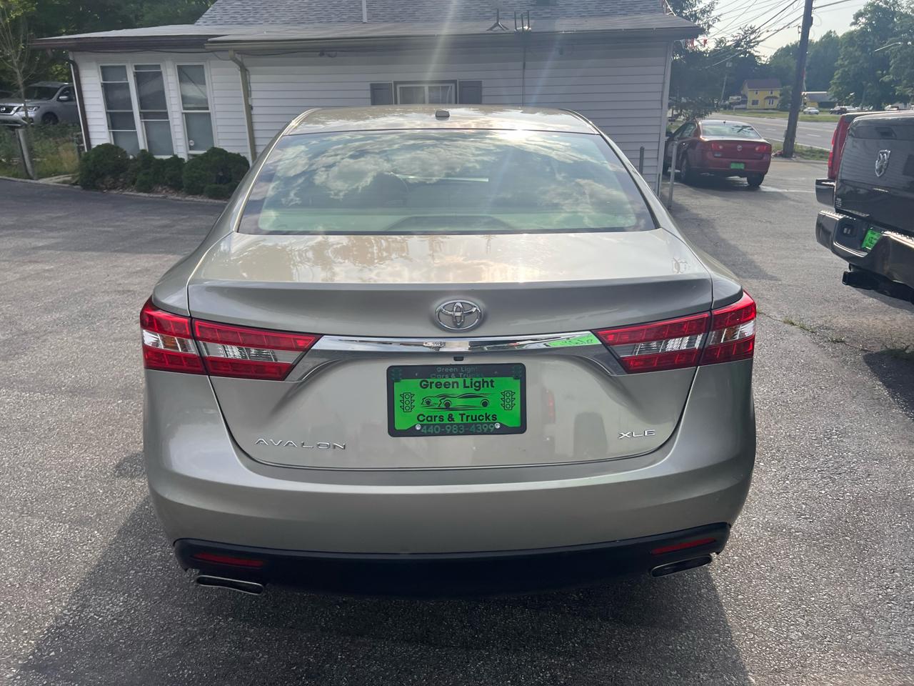 Toyota Avalon 4dr Sdn XLE Touring (Natl) 2013