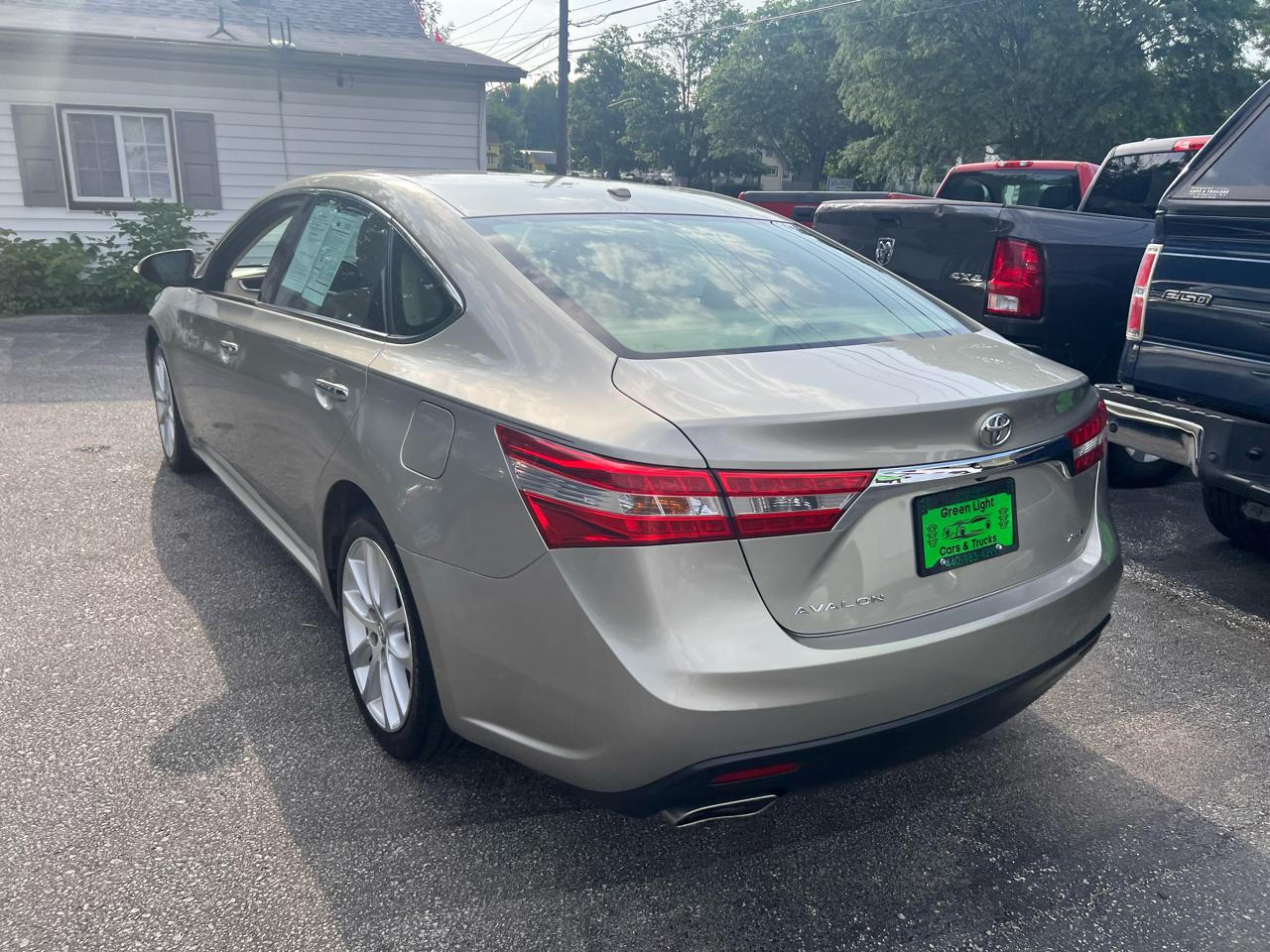 Toyota Avalon 4dr Sdn XLE Touring (Natl) 2013