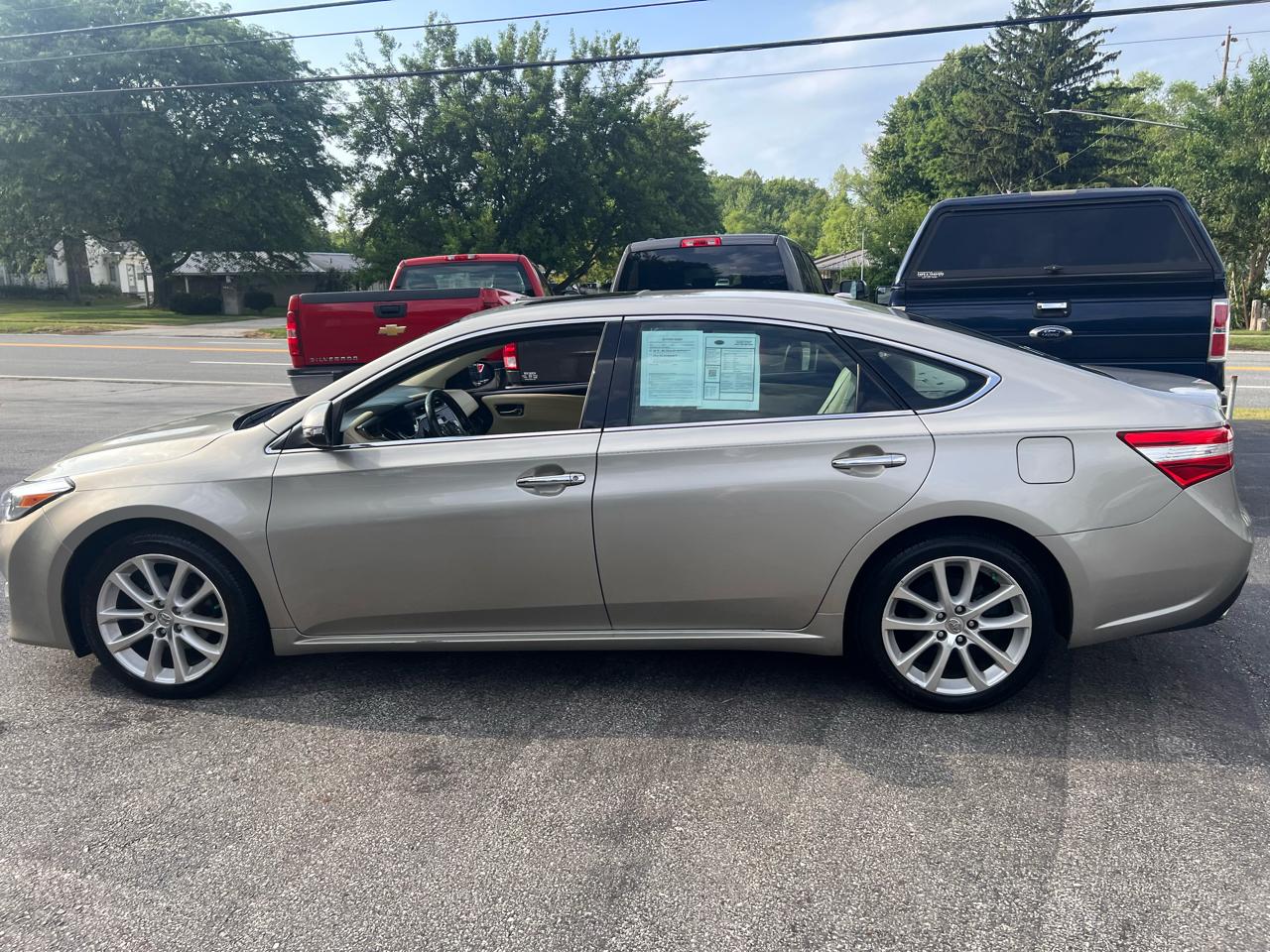 Toyota Avalon 4dr Sdn XLE Touring (Natl) 2013