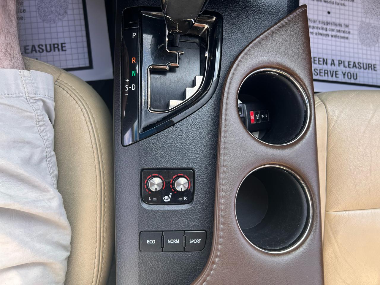 Toyota Avalon 4dr Sdn XLE Touring (Natl) 2013