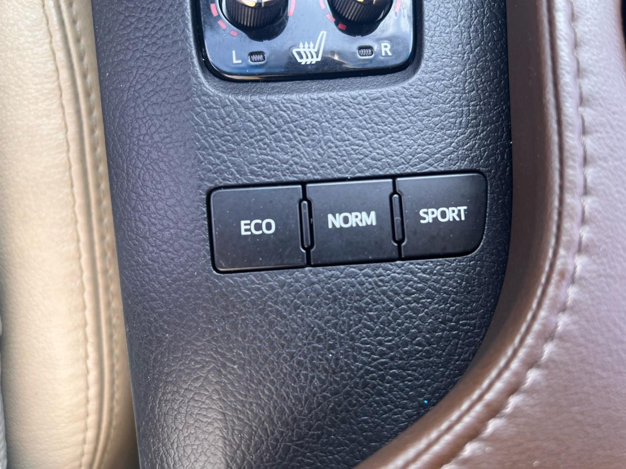 Toyota Avalon 4dr Sdn XLE Touring (Natl) 2013