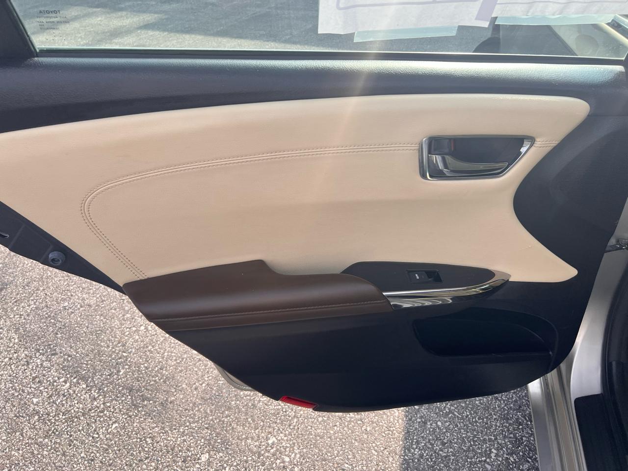 Toyota Avalon 4dr Sdn XLE Touring (Natl) 2013