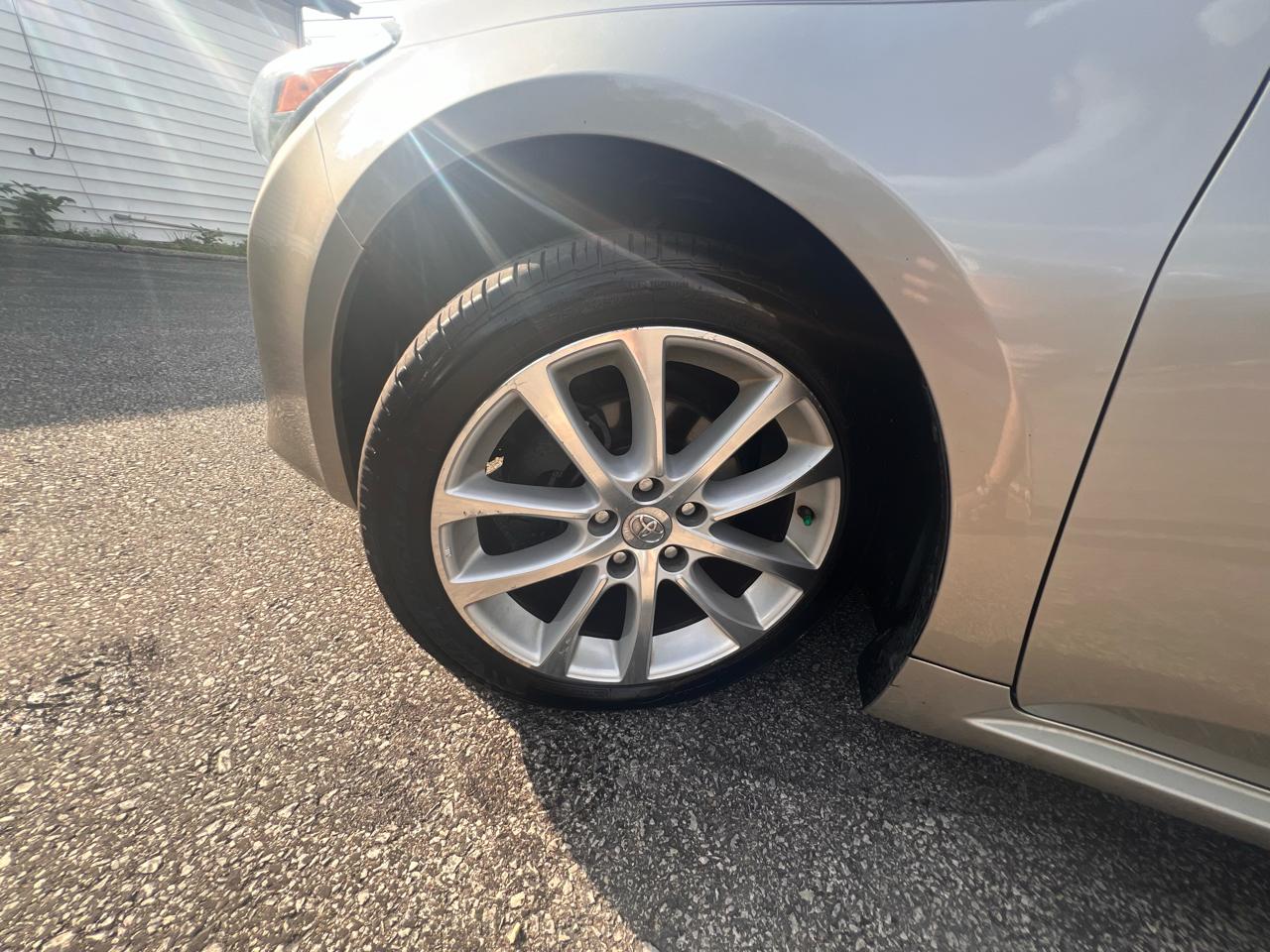 Toyota Avalon 4dr Sdn XLE Touring (Natl) 2013
