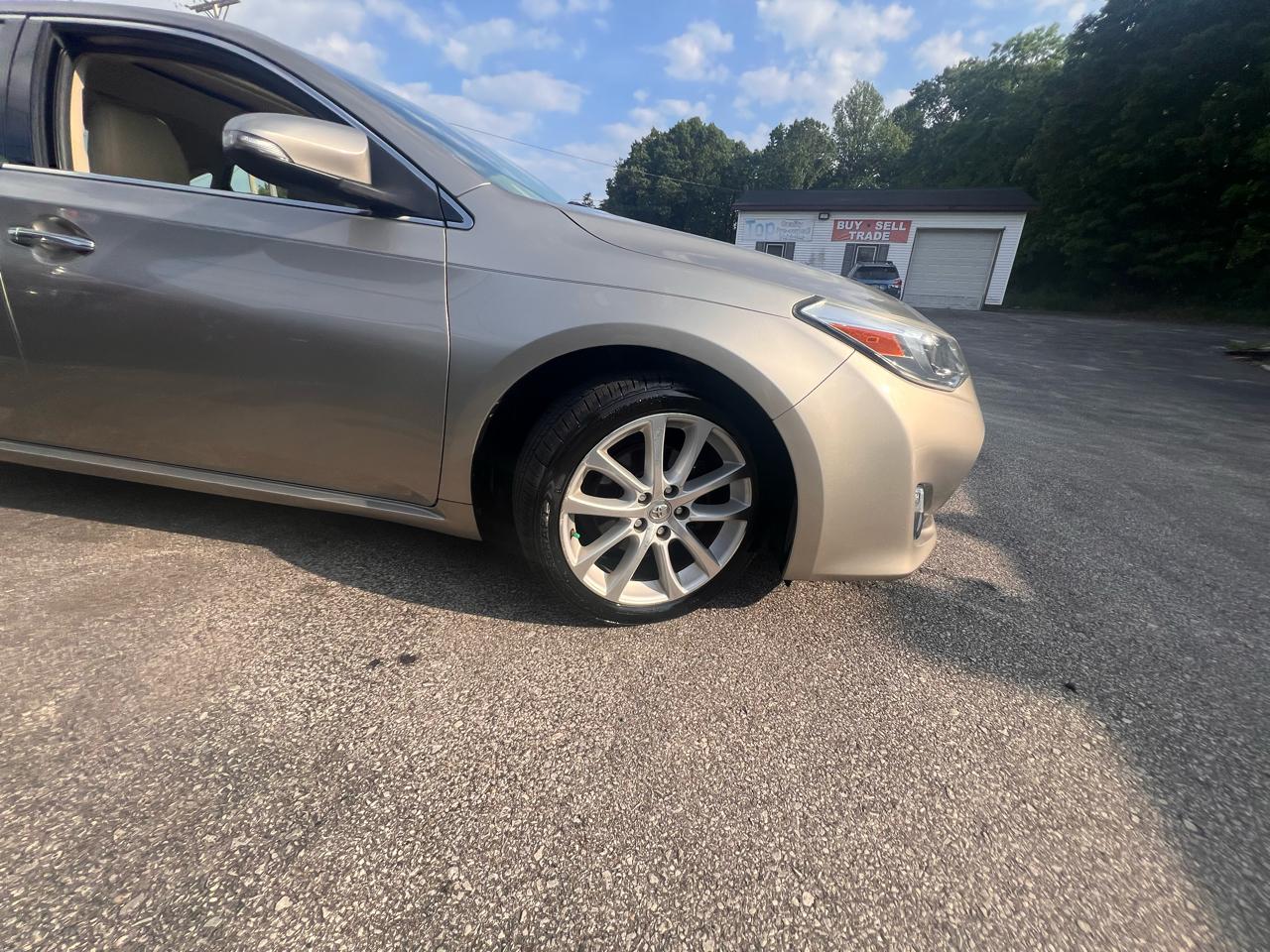 Toyota Avalon 4dr Sdn XLE Touring (Natl) 2013