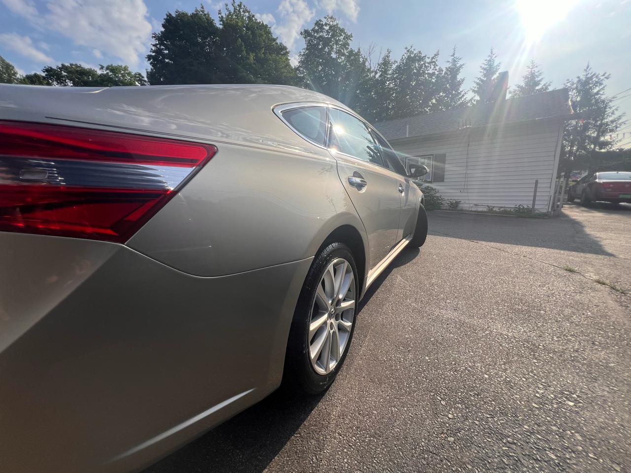 Toyota Avalon 4dr Sdn XLE Touring (Natl) 2013