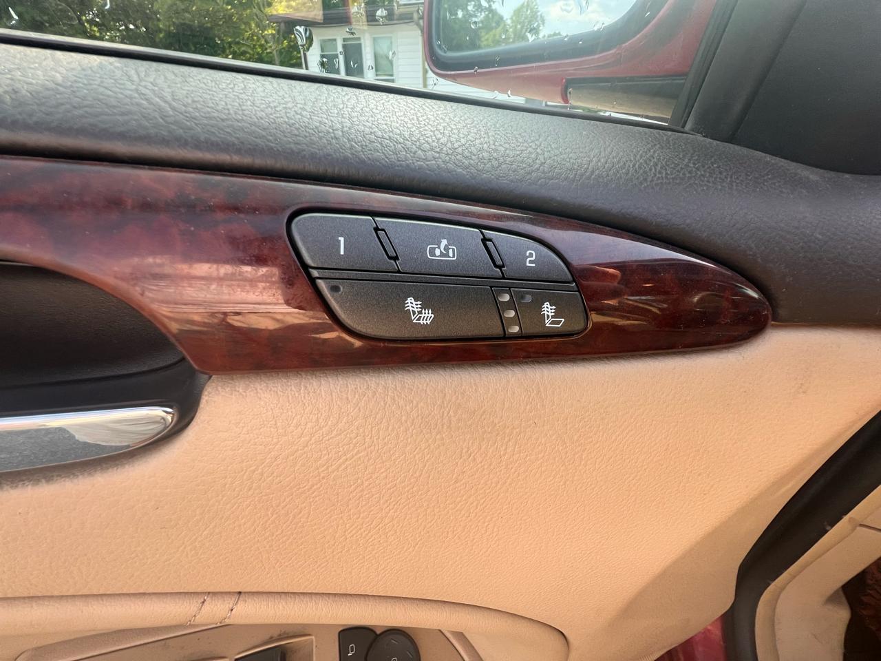 Buick Lucerne 4dr Sdn V6 CXL 2008
