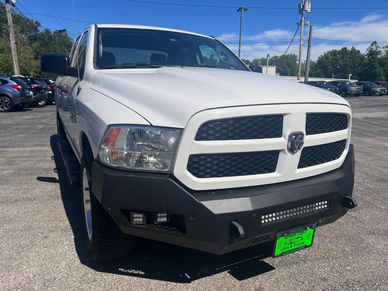 RAM 1500 4WD Quad Cab 140.5" Express 2015