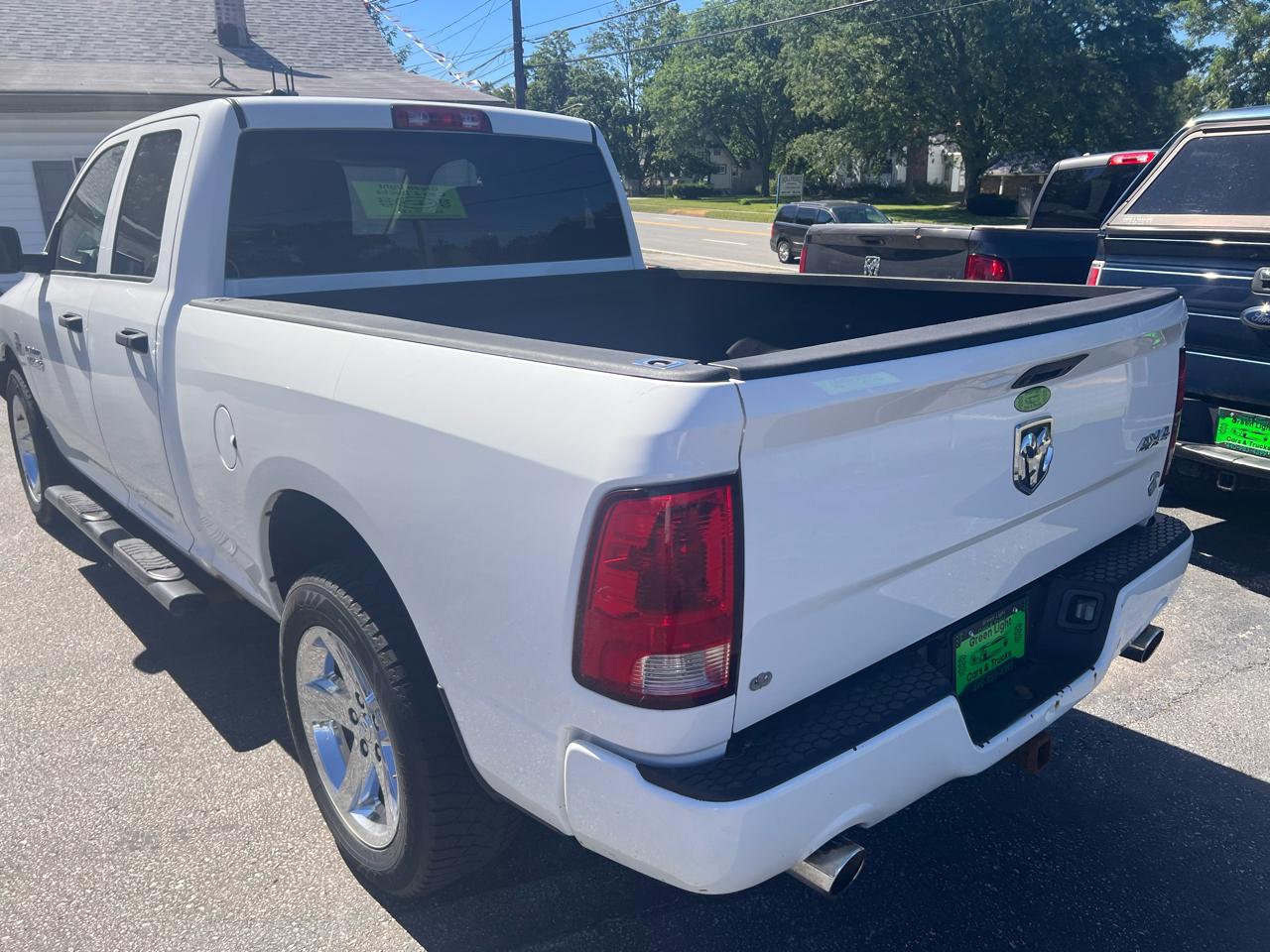 RAM 1500 4WD Quad Cab 140.5" Express 2015